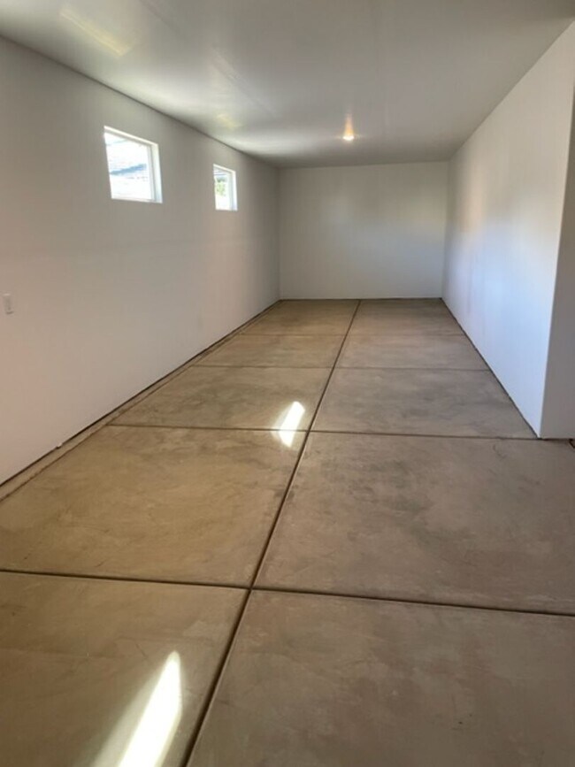 Building Photo - 3076 E Lavatera Dr