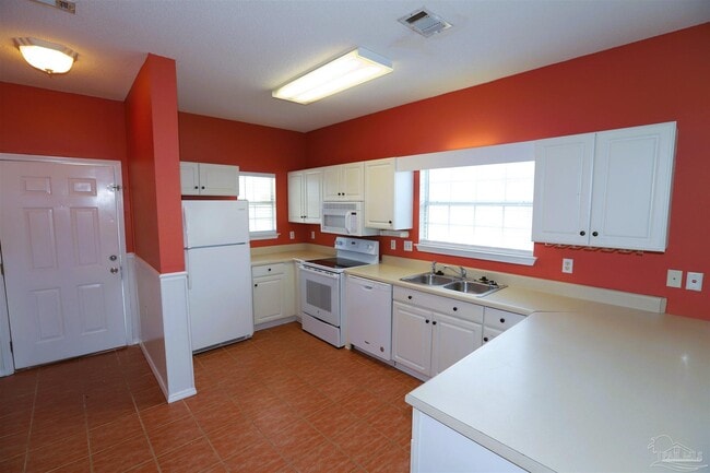 Building Photo - 4006 Glenway Dr