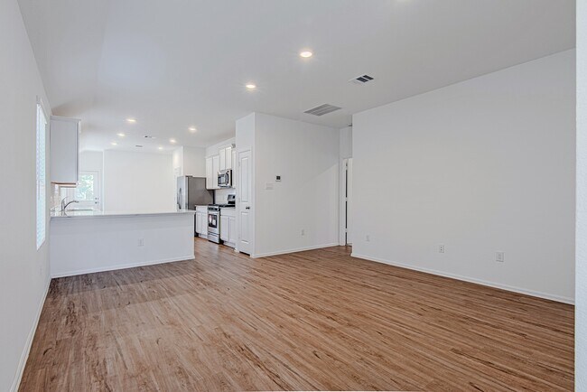 Building Photo - 6318 Astoria Pk Ln