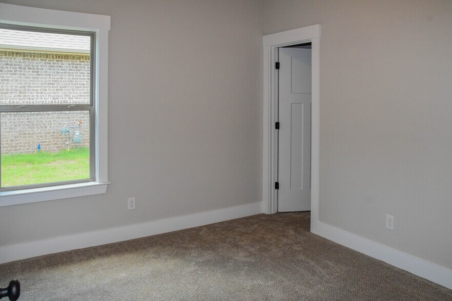 Building Photo - 107 Lem Way