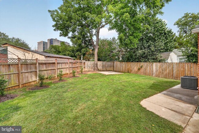 Building Photo - 11102 Bucknell Dr