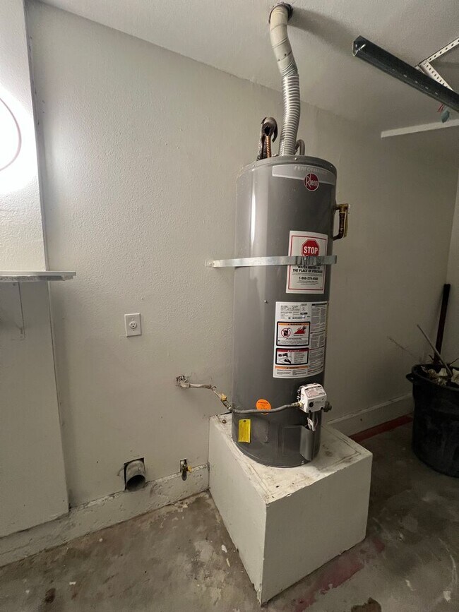 Building Photo - Move-In Ready Beauty with Granite Kitchen, Stainless Steel Appliances & Expansive Backyard