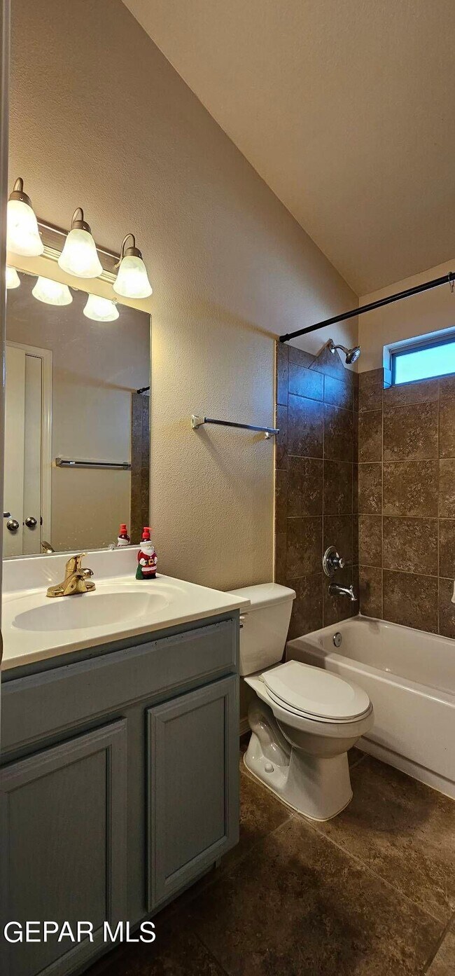 Building Photo - 13278 Emerald Creek Dr