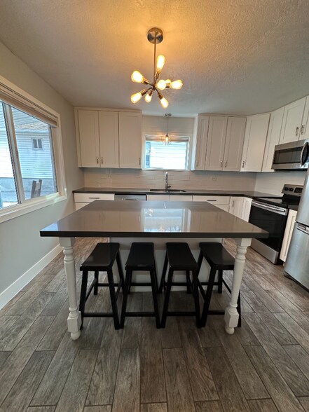 Building Photo - 2740 S 500 E