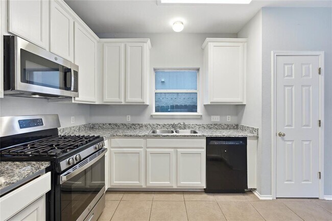 Building Photo - 3621 Bratton Heights Dr