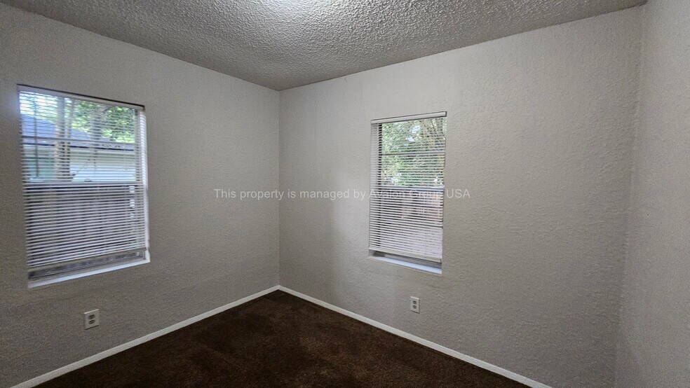 Building Photo - 9658 Gibson Ave