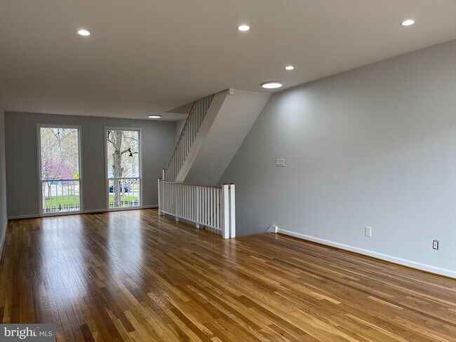 Building Photo - 803 Delaware Ave SW