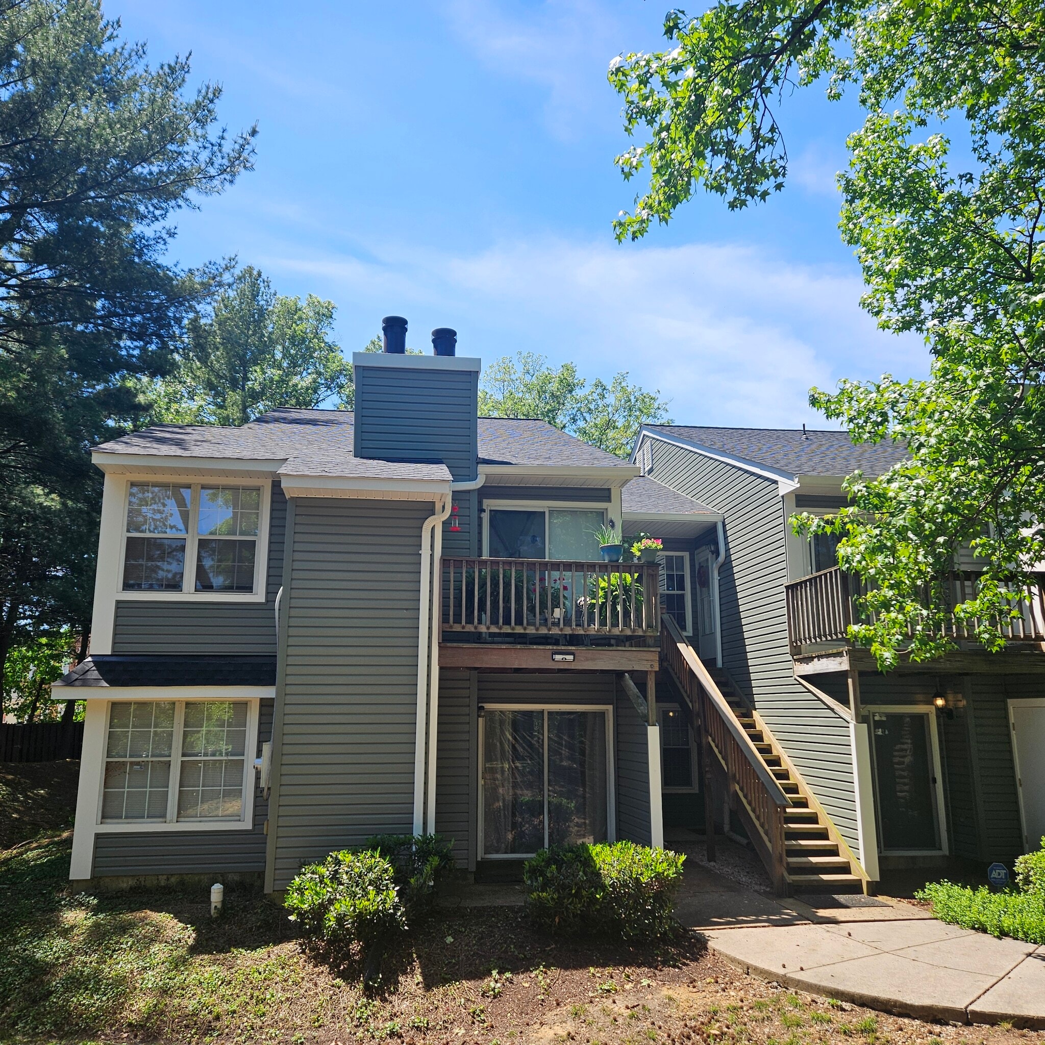 Building Photo - 8637 Beekman Pl