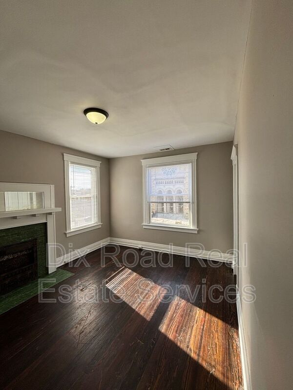 Building Photo - 810 Sunset Ave