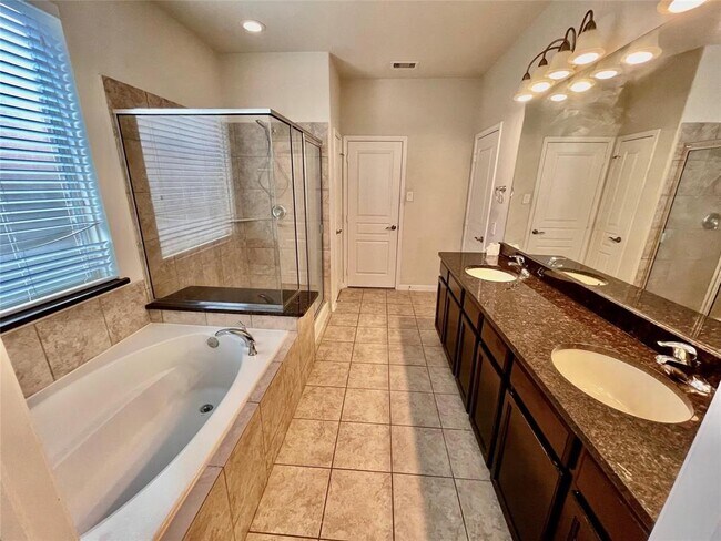 Building Photo - 28811 Chestnut Pines Dr