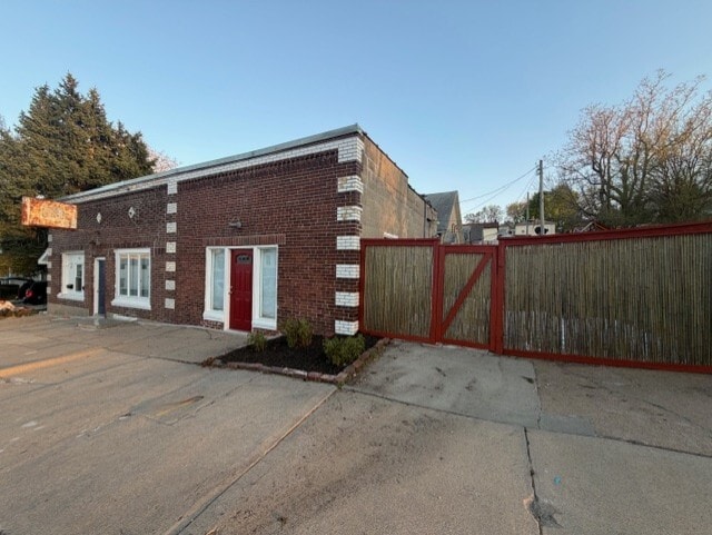 Building Photo - 701 Pierce St