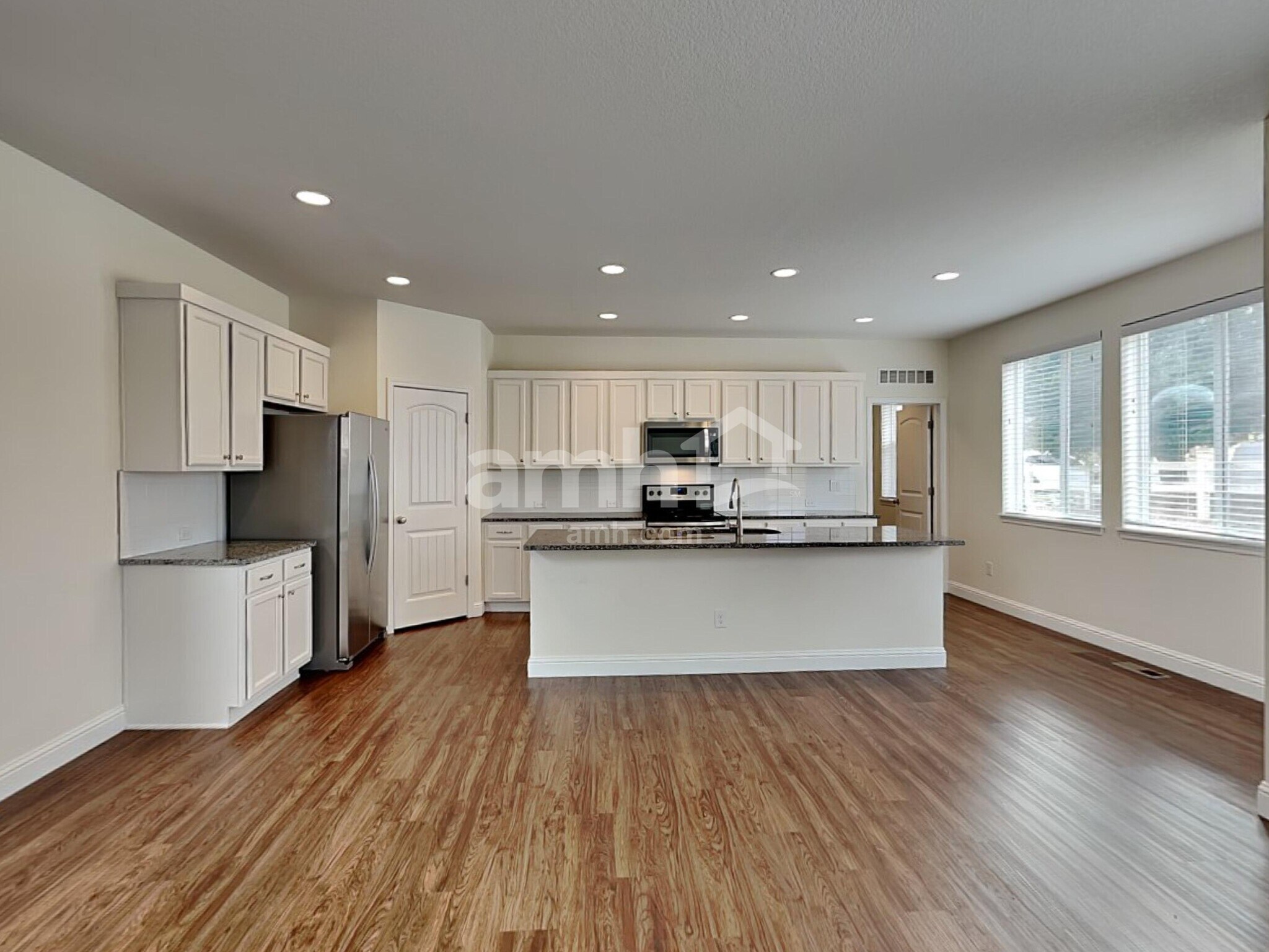 Building Photo - 12749 Ventana St