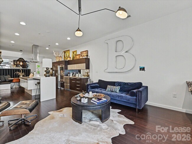 Building Photo - 341 Viburnum Way Ct