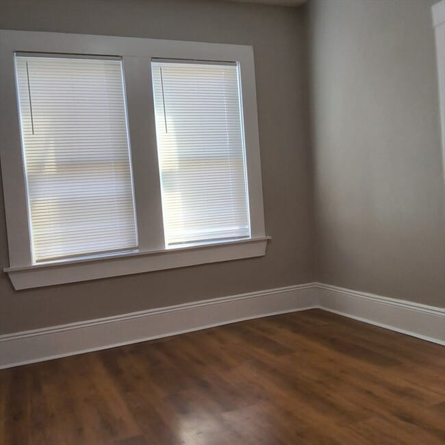 Building Photo - 98 County St