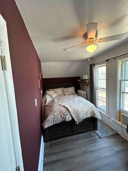 Building Photo - 1423 11th St