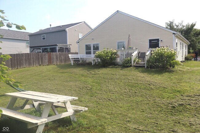 Building Photo - 1388 Norton Dr