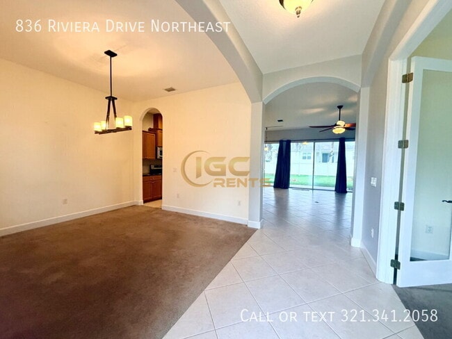 Building Photo - 836 Riviera Dr NE