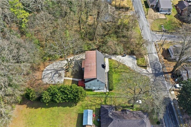 Building Photo - 212 Chandler St