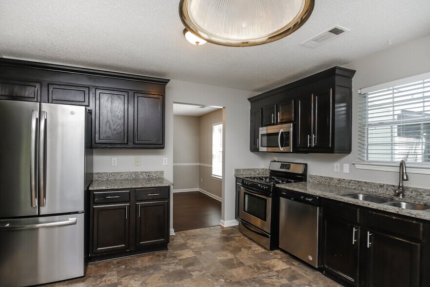 Building Photo - 4125 Clarks Tr