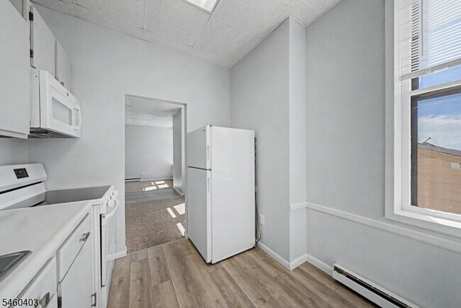 Building Photo - 110 Cornelia St