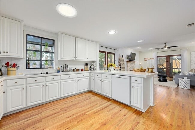Building Photo - 4006 Lewis Ln