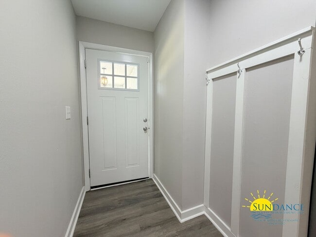 Building Photo - Beautiful 2BR Home Near Eglin AFB & Hurlburt Field!