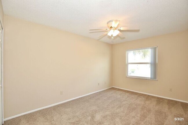 Building Photo - Spacious 2/2 Condo Located in the Gated Community of Hawthorne Village - Orlando!