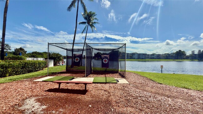 Building Photo - 9340 Lagoon Pl