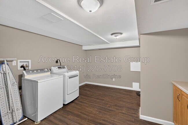 Building Photo - 6 The Knolls Ln