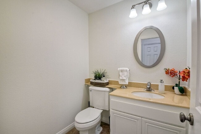 Building Photo - "Spacious 4-Bedroom Retreat in Rancho Carrillo Carlsbad: 2.5 Baths & 2,113 Sq. Ft. of Comfort!"