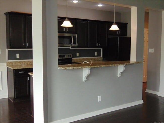 Building Photo - 3215 Kenton Ct