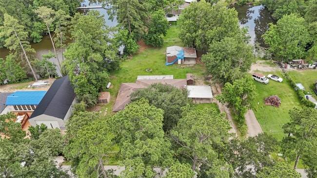 Building Photo - 1231 Country Ln