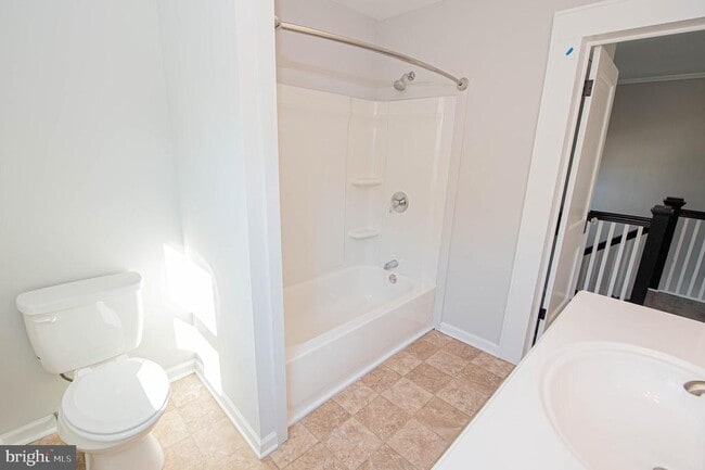 Building Photo - 417 Winder St