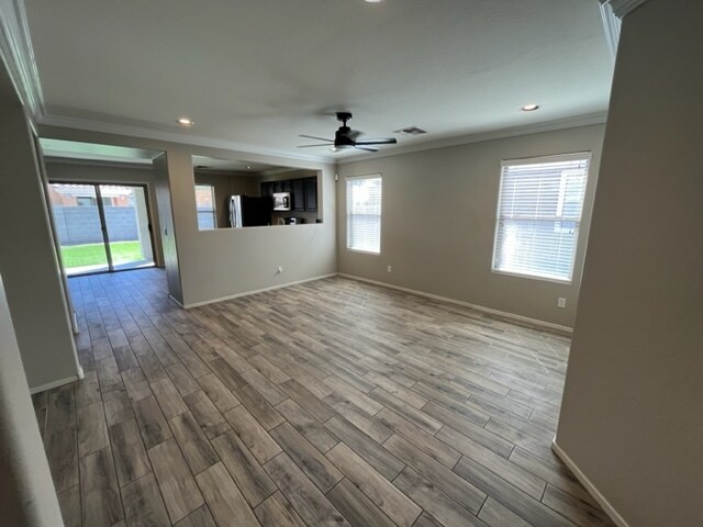 Building Photo - 3557 E Terrace Ave
