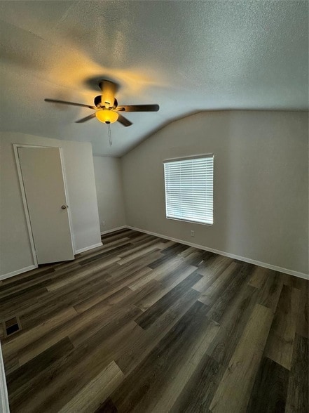 Building Photo - 112 Thomas Park Dr