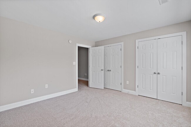 Building Photo - 3116 Tenker Creek Ln SE