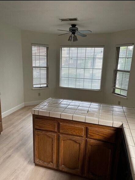 Building Photo - 4264 Chinquapin Way