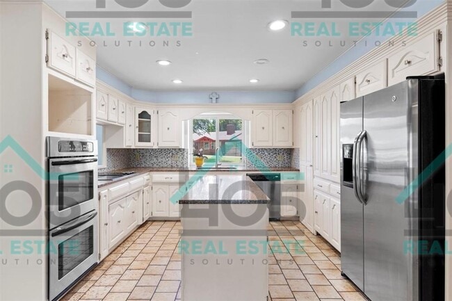 Building Photo - AMAZING FIND IN MWC