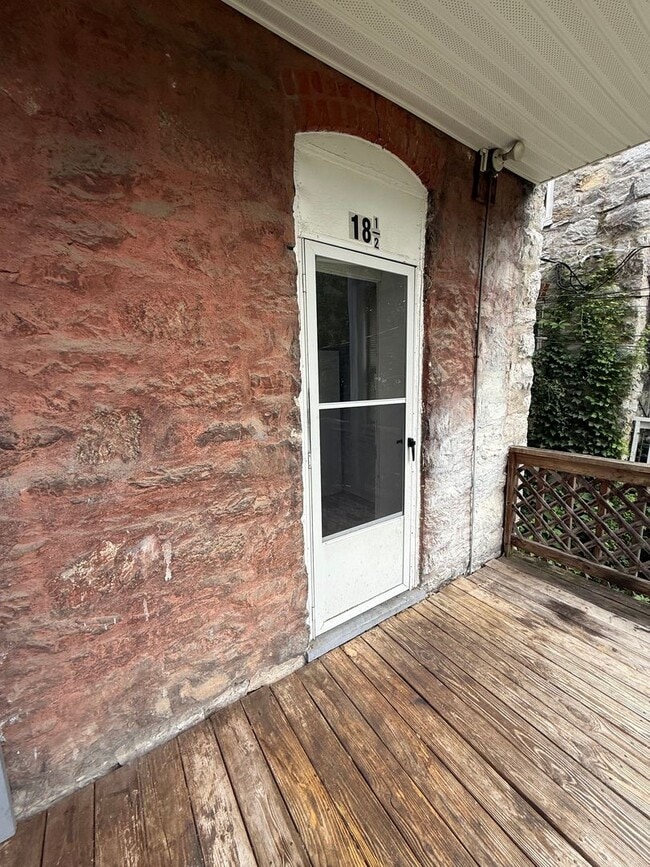 Building Photo - Duplex located on Belview Ave.