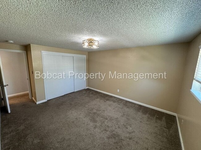 Building Photo - 20 Bodie Dr