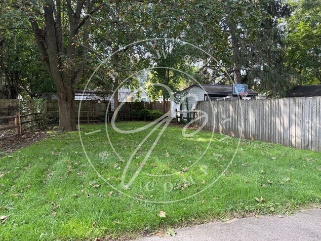 Building Photo - 1733 Loxley Rd