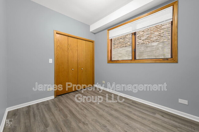Building Photo - 2711 W Congress Pkwy