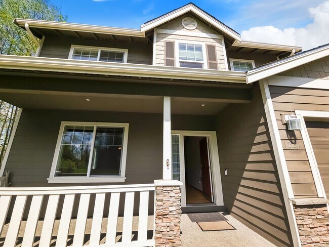 Building Photo - 5BR/3BA End Unit with Greenbelt View in Lynnwood with A/C!