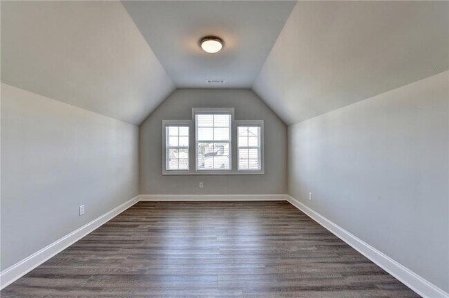 Building Photo - 840 Champagne Ln