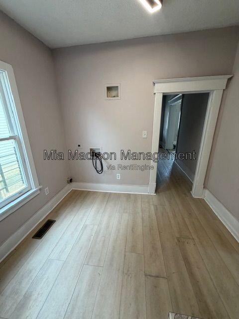 Building Photo - 513 W 35th St