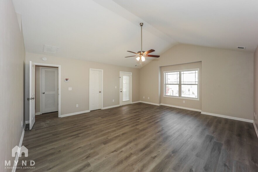 Building Photo - 3470 Oakleaf Pass