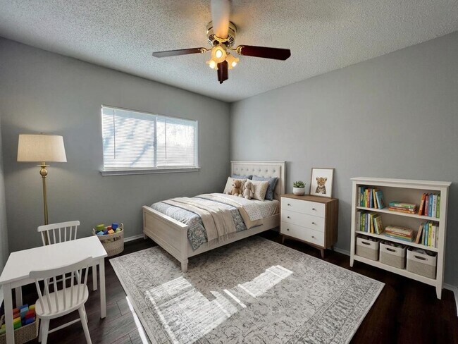 Building Photo - *MOVE IN SPECIAL* Charming 3BR Home Near Randolph AFB with Fireplace & Covered Patio!