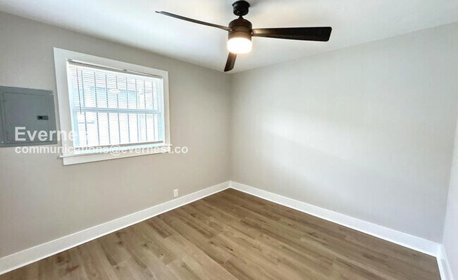 Building Photo - 1728 17th Ave N