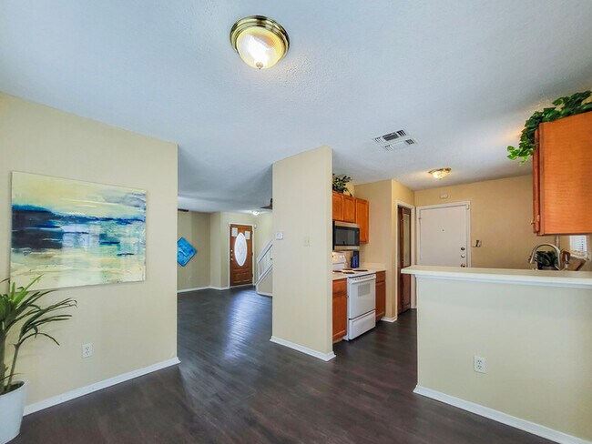 Building Photo - ARLINGTON COZY HOME 3/2/2