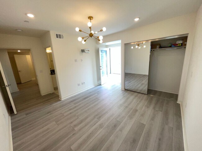 Building Photo - 3128 Cañon St